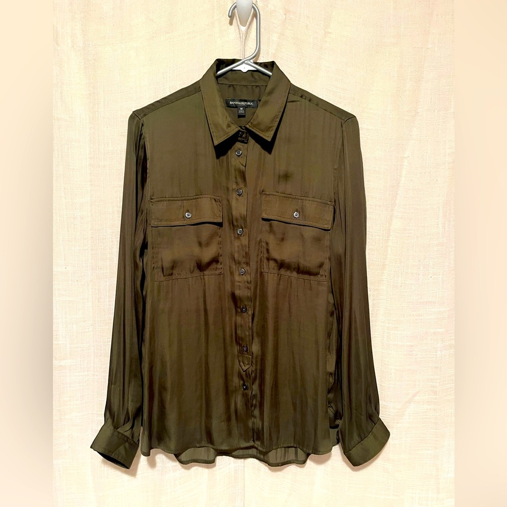 Banana Republic Olive Button-Front Long Sleeve Shirt